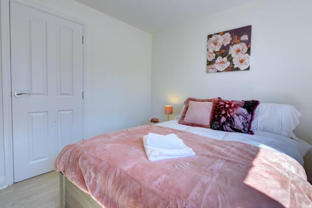 The Stratford Palace Apartment *