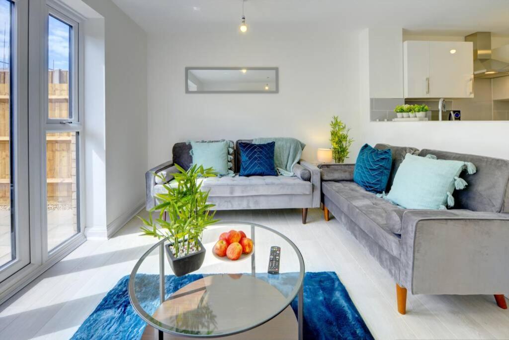 The Stratford Palace Apartment *
