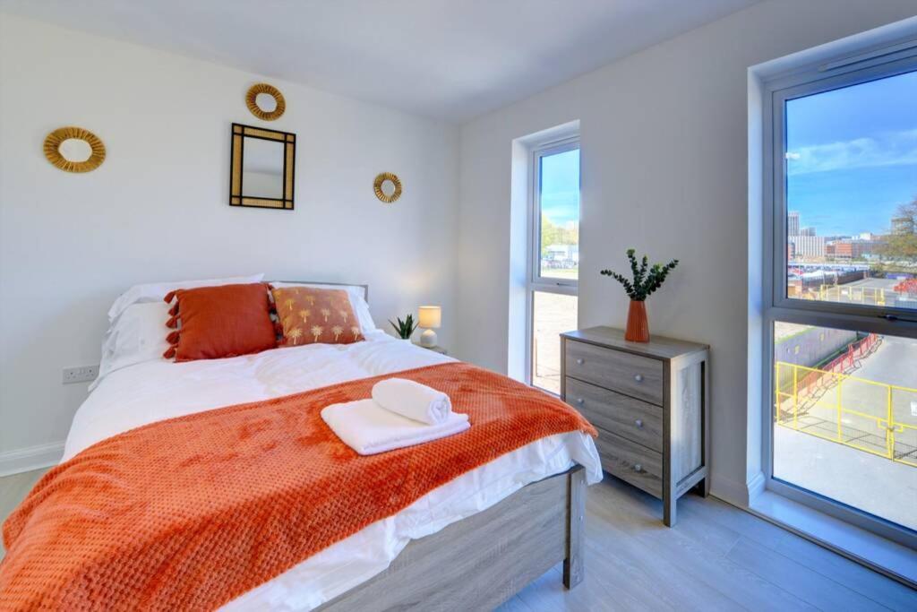 The Stratford Palace Apartment