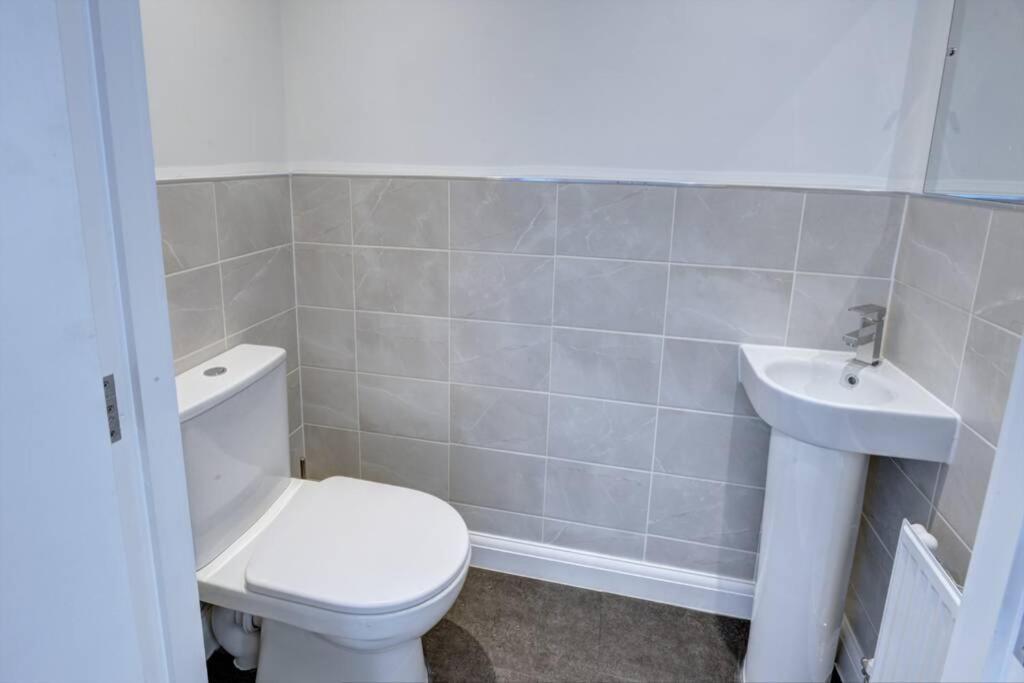 The Stratford Palace Apartment *