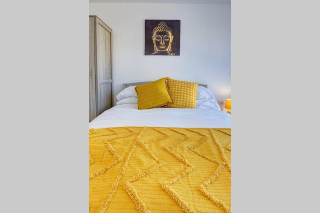 The Stratford Palace Apartment