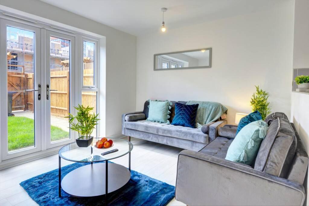 The Stratford Palace Apartment