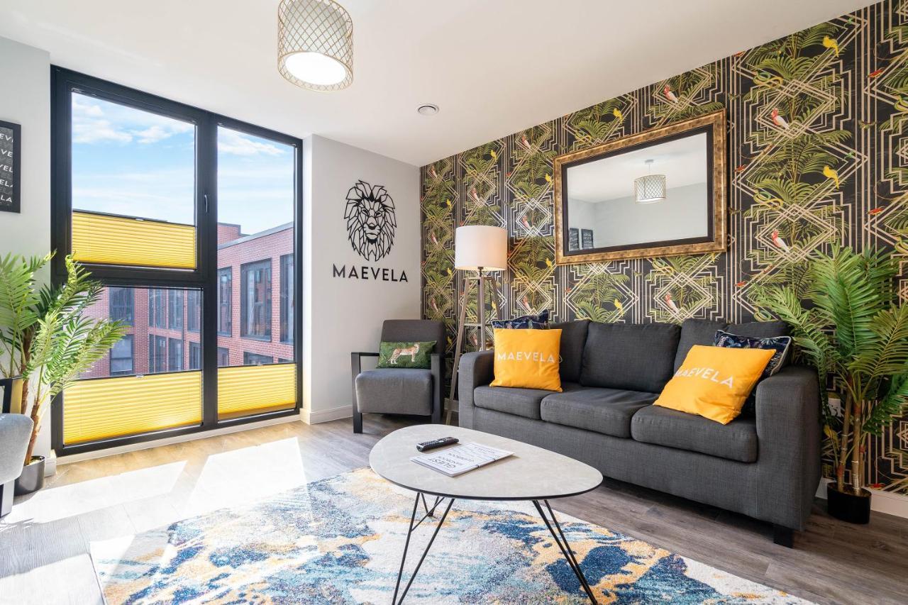 Maevela - Jungle Vibe Luxury Centre 1 Bed - New Build - Centre, Digbeth - Rooftop Terrace - Ps4 & Smart Tv's * Birmingham