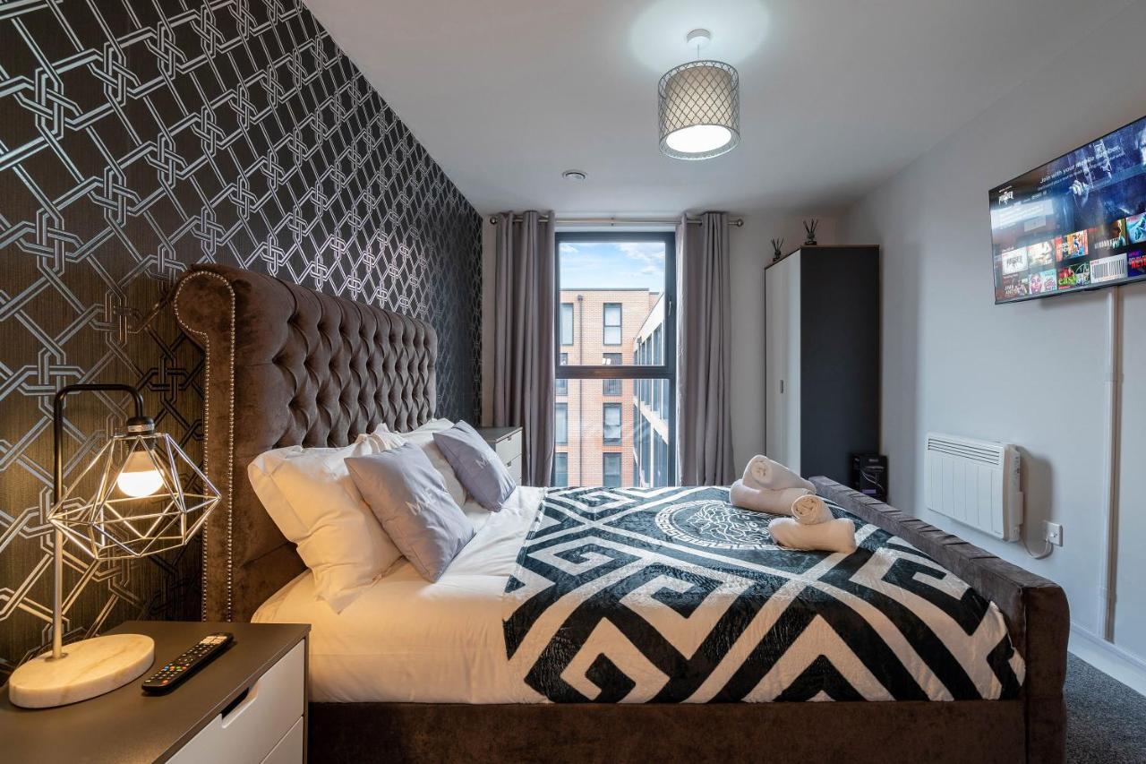 Maevela - Jungle Vibe Luxury Centre 1 Bed - New Build - Centre, Digbeth - Rooftop Terrace - Ps4 & Smart Tv's Birmingham
