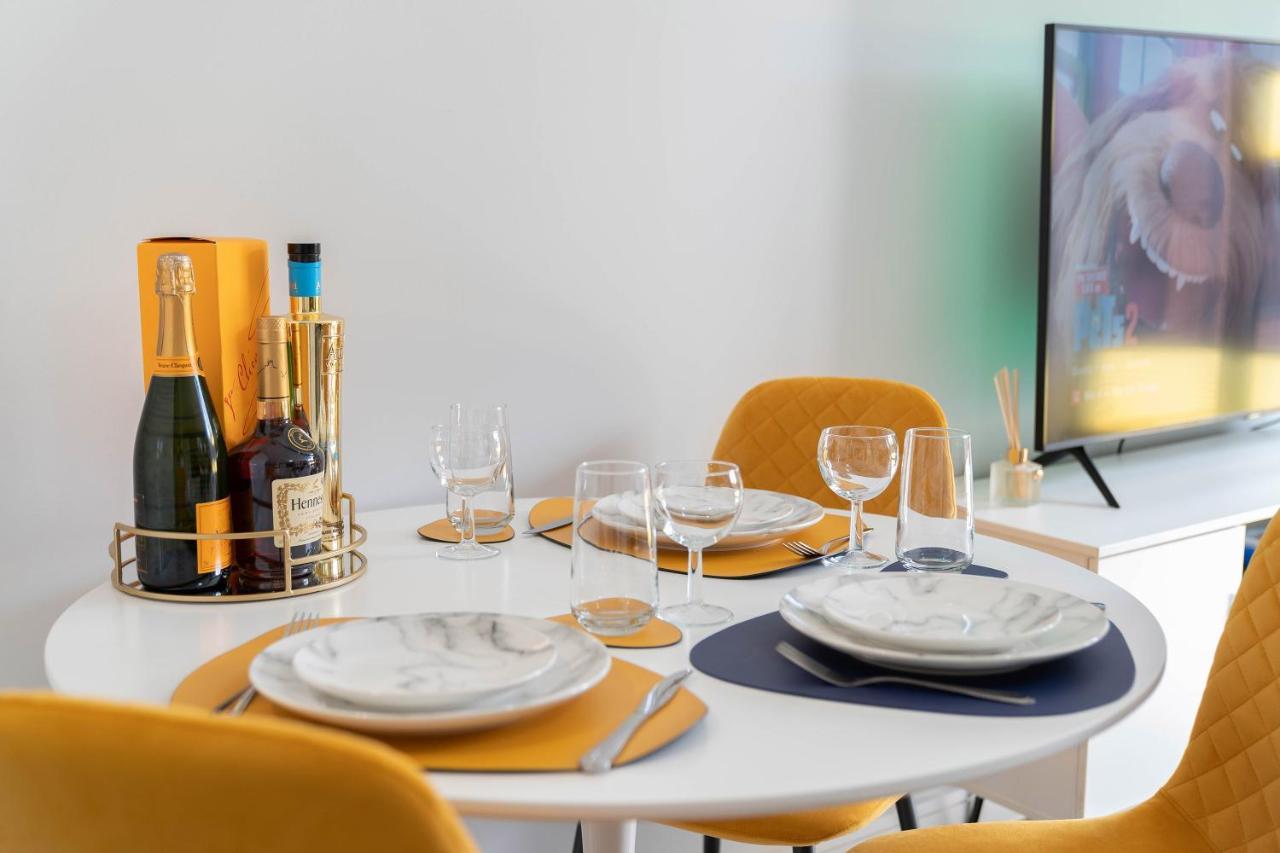 Maevela - Jungle Vibe Luxury Centre 1 Bed - New Build - Centre, Digbeth - Rooftop Terrace - Ps4 & Smart Tv's