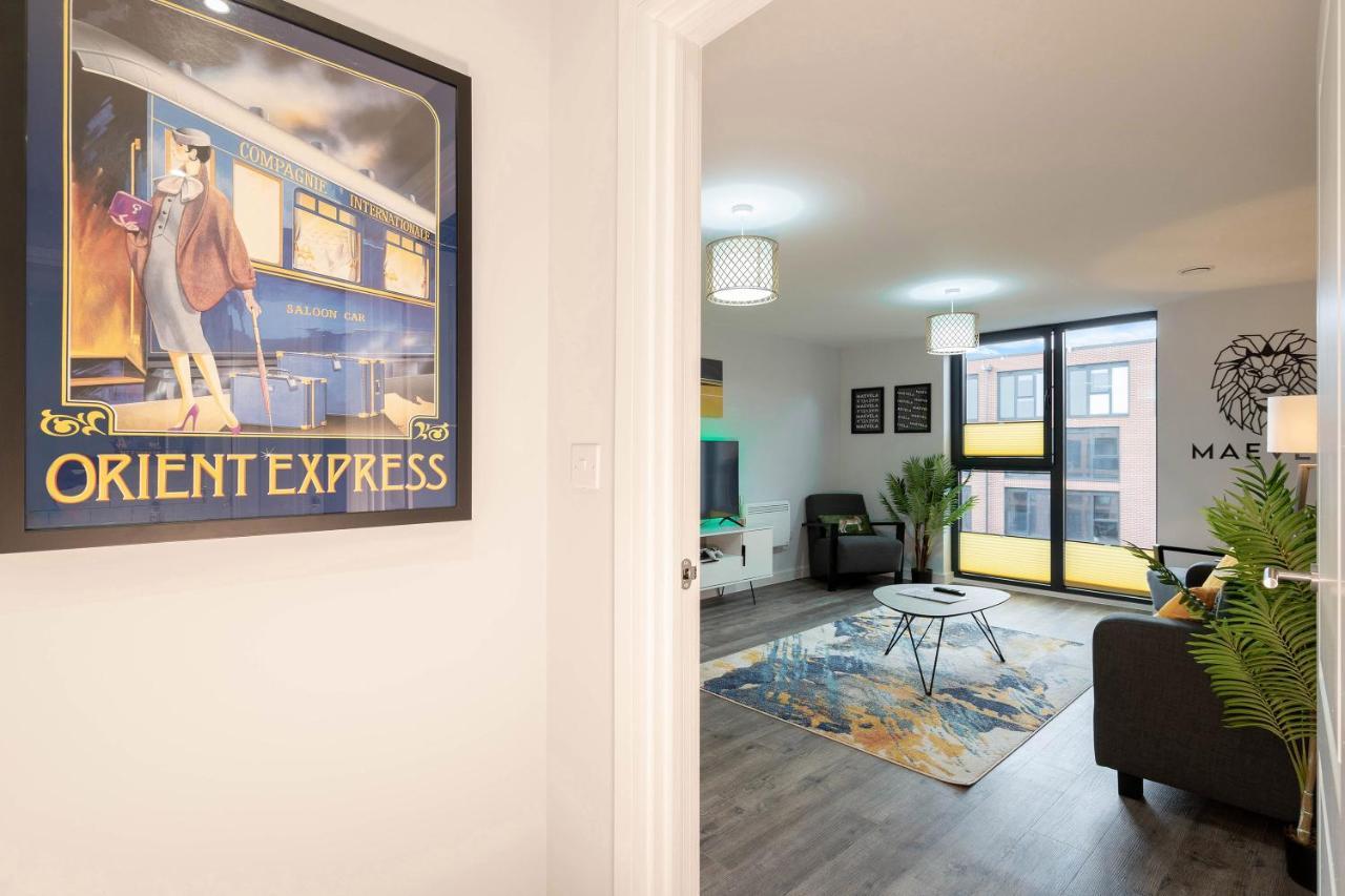 Maevela - Jungle Vibe Luxury Centre 1 Bed - New Build - Centre, Digbeth - Rooftop Terrace - Ps4 & Smart Tv's Apartment