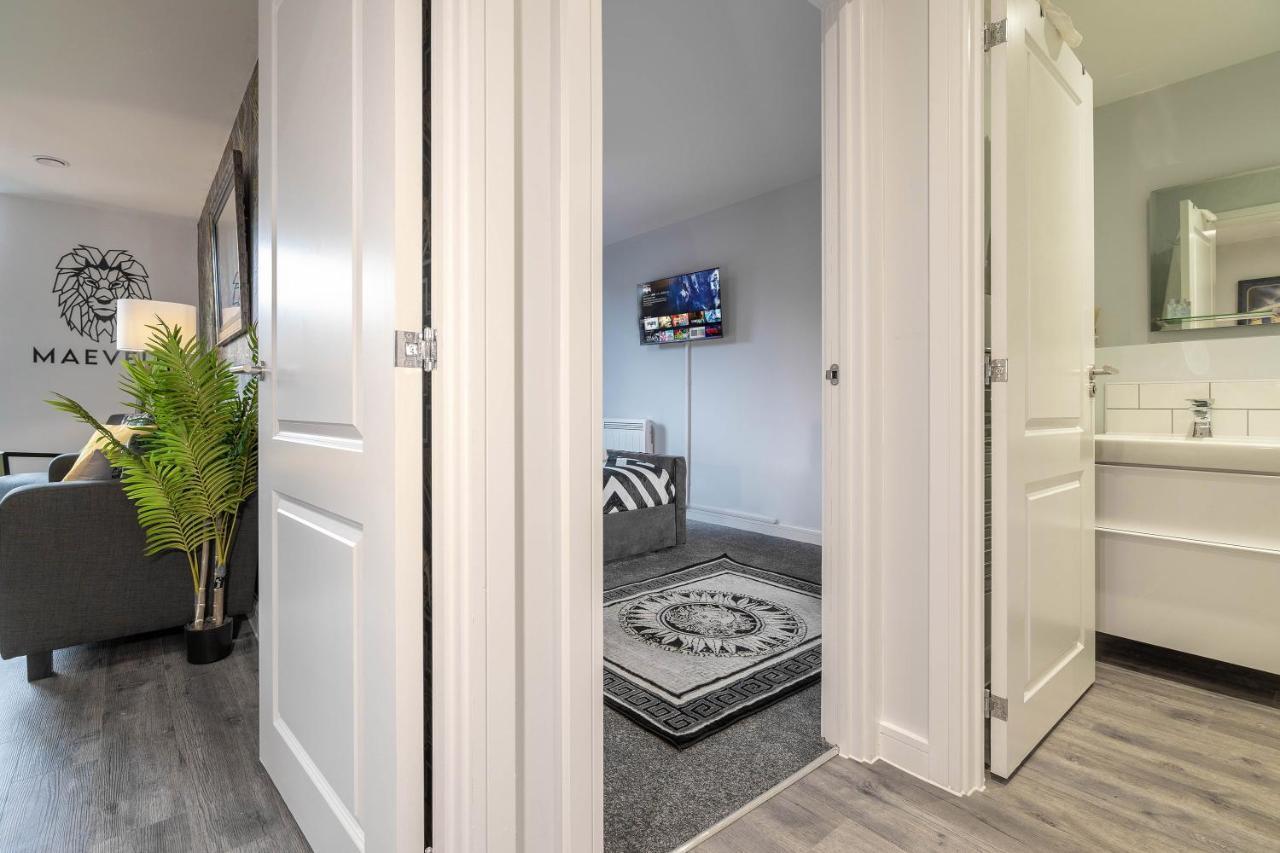Maevela - Jungle Vibe Luxury Centre 1 Bed - New Build - Centre, Digbeth - Rooftop Terrace - Ps4 & Smart Tv's Apartment