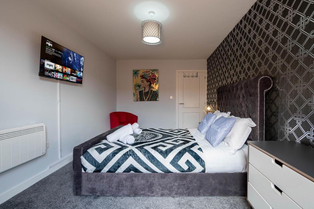 Maevela - Jungle Vibe Luxury Centre 1 Bed - New Build - Centre, Digbeth - Rooftop Terrace - Ps4 & Smart Tv's