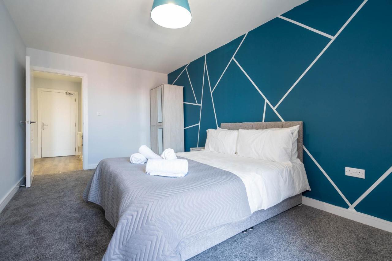 *new Build* 1 Bed Modern Apt - With Juliet Balcony - Roof Terrace - Digbeth, Centre - Free Netflix & Smart Tv Apartment