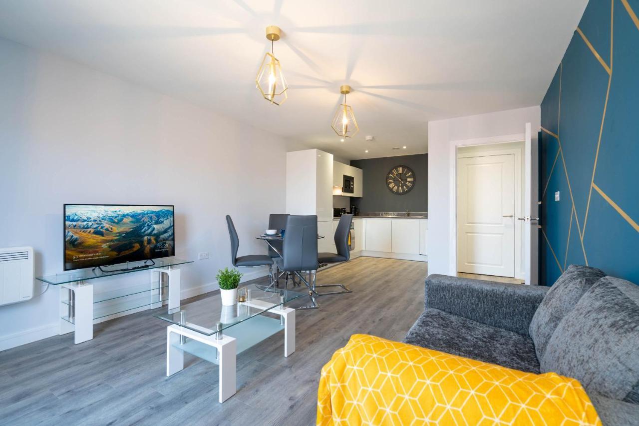 *new Build* 1 Bed Modern Apt - With Juliet Balcony - Roof Terrace - Digbeth, Centre - Free Netflix & Smart Tv Apartment