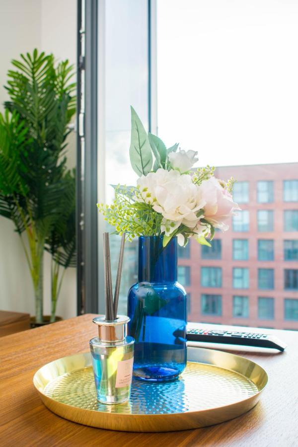 Exoticstay Apartments - Ultra Luxe Top Floor Suite - City Centre Apartment With Cube View - Smart 4K Tv With Ultrafast Wifi & Netflix *