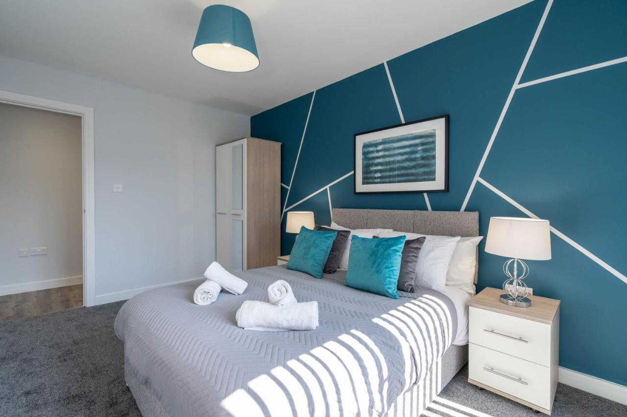 New Build - 2 Bed Luxury Spacious Modern Apt - Roof Top Terrace - Digbeth, Centre - Free Netflix & Smart Tv * Birmingham