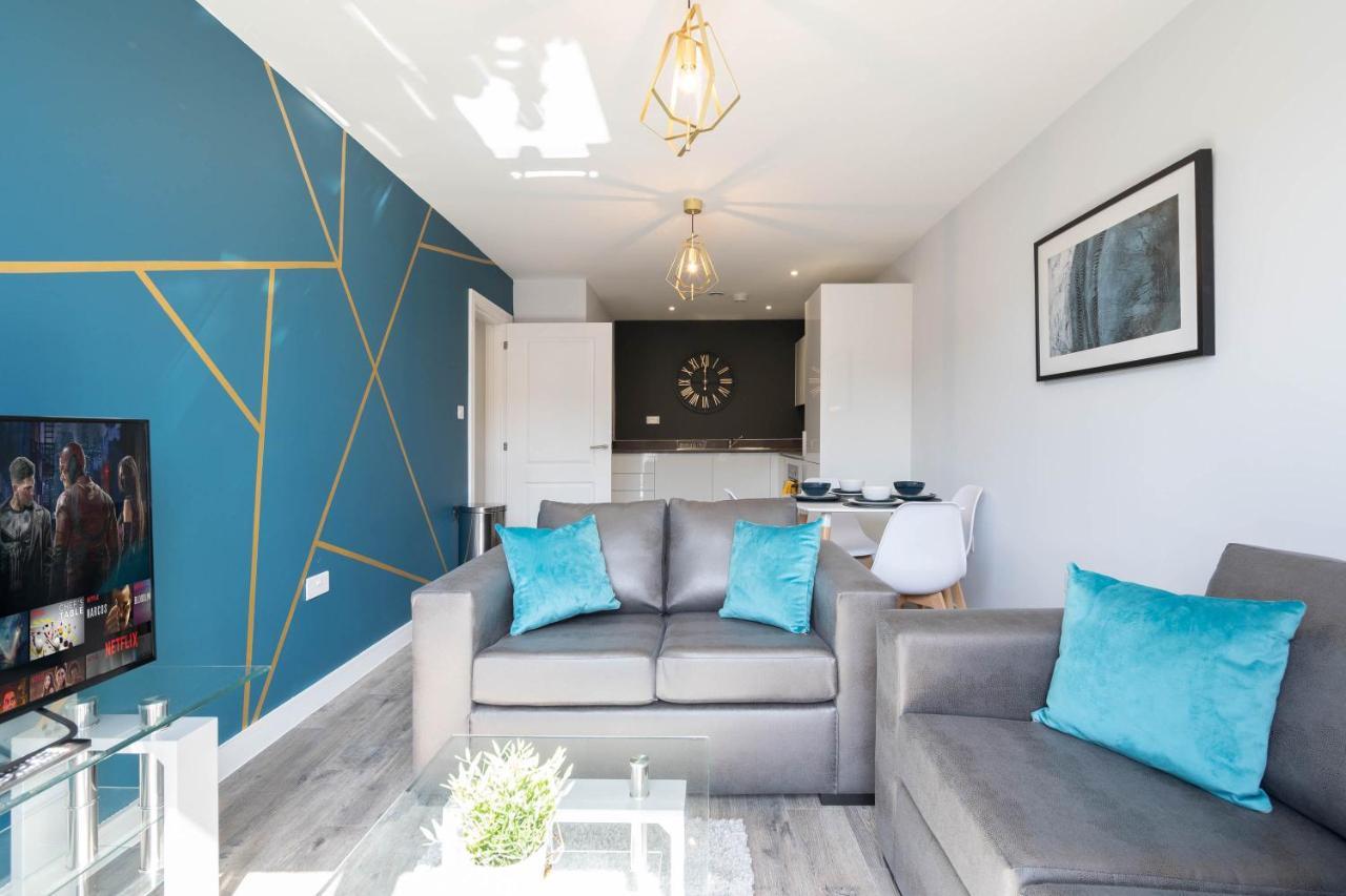 Apartment New Build - 2 Bed Luxury Spacious Modern Apt - Roof Top Terrace - Digbeth, Centre - Free Netflix & Smart Tv Birmingham