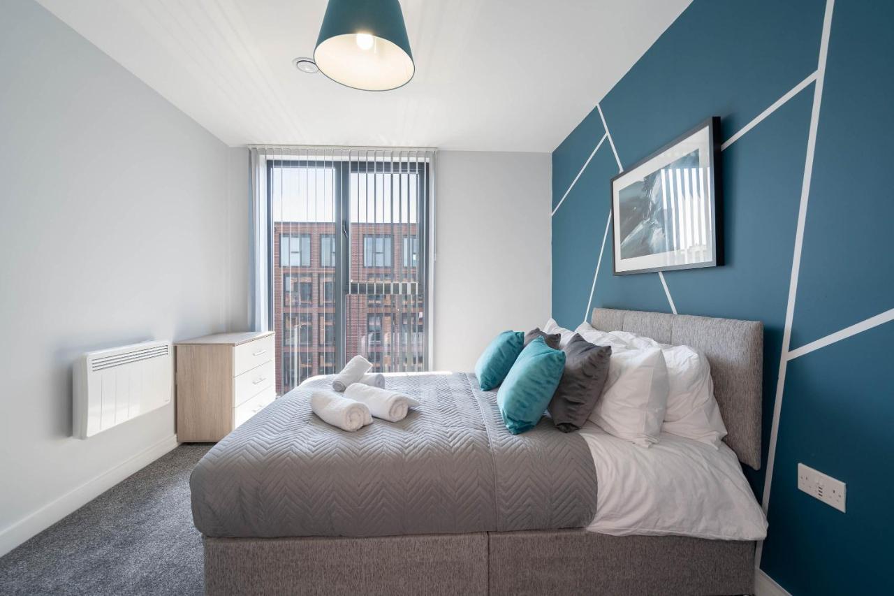 New Build - 2 Bed Luxury Spacious Modern Apt - Roof Top Terrace - Digbeth, Centre - Free Netflix & Smart Tv