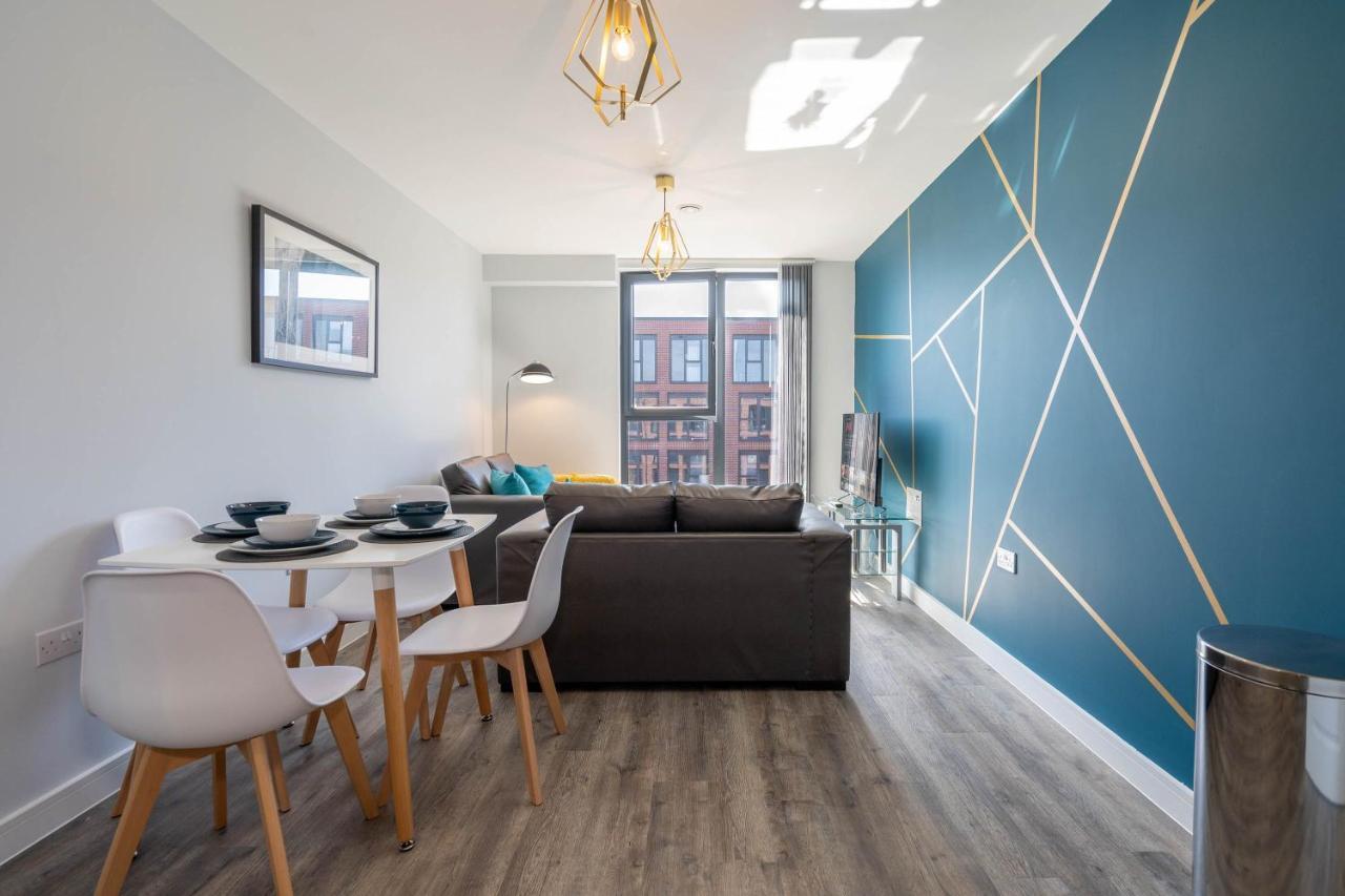 New Build - 2 Bed Luxury Spacious Modern Apt - Roof Top Terrace - Digbeth, Centre - Free Netflix & Smart Tv * Birmingham