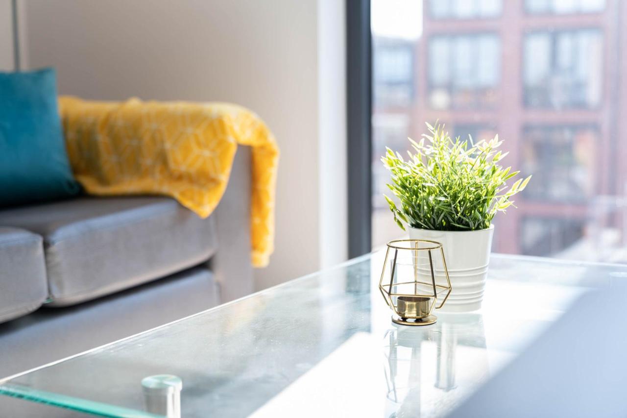 New Build - 2 Bed Luxury Spacious Modern Apt - Roof Top Terrace - Digbeth, Centre - Free Netflix & Smart Tv * Birmingham