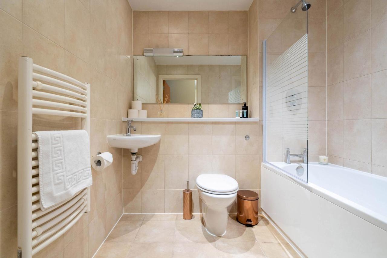 Haus Balcony L Arcadian L Secure Parking L Rated L Town Centre Apartment