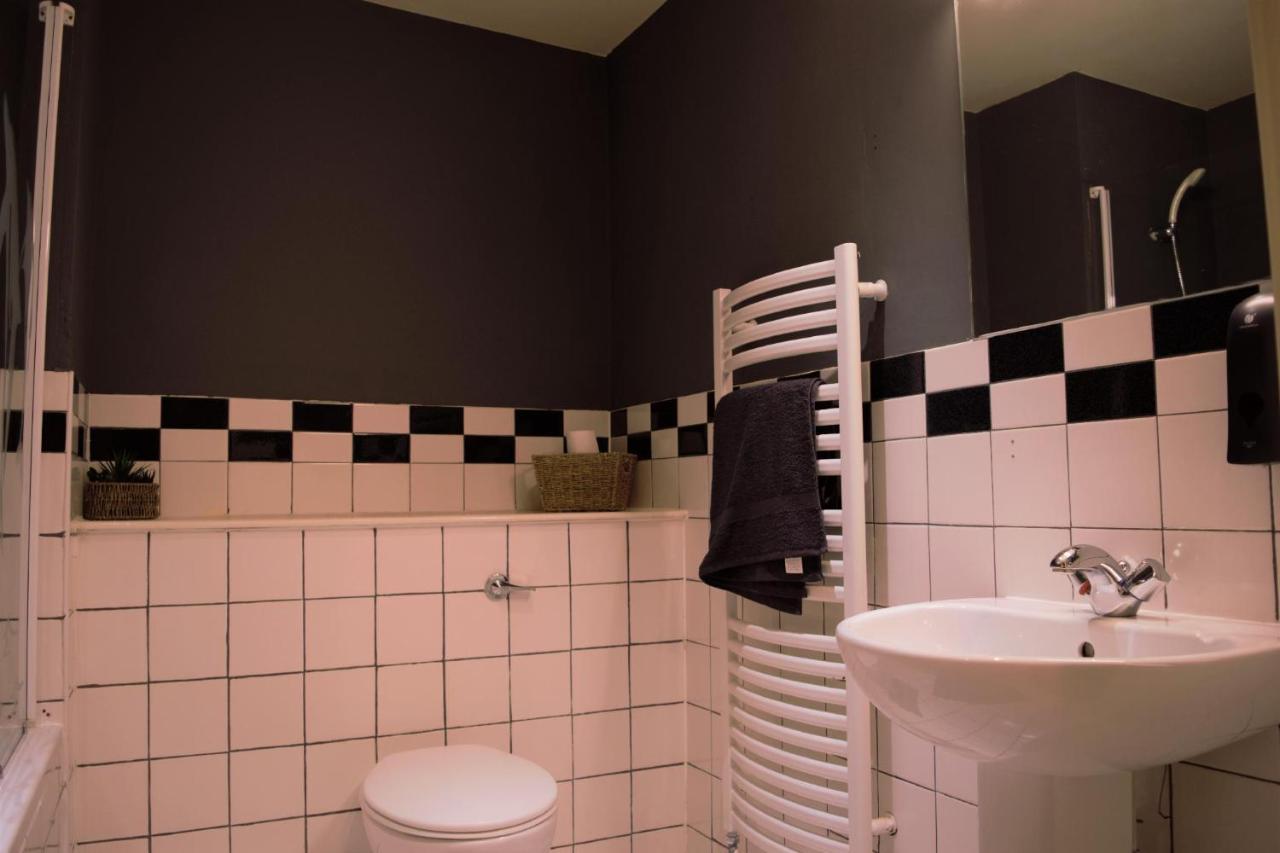 Sealand With Allocated Parking! Apartment