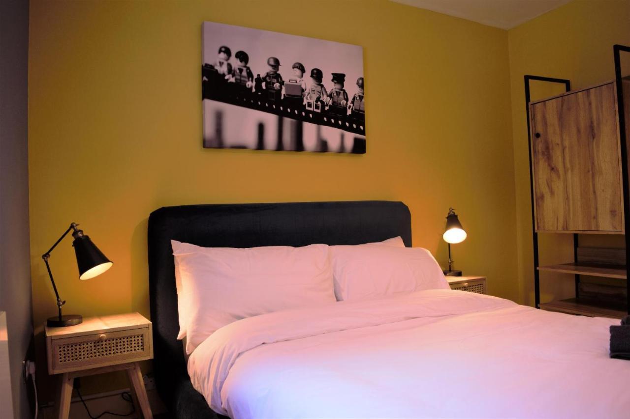 Sealand With Allocated Parking! Apartment