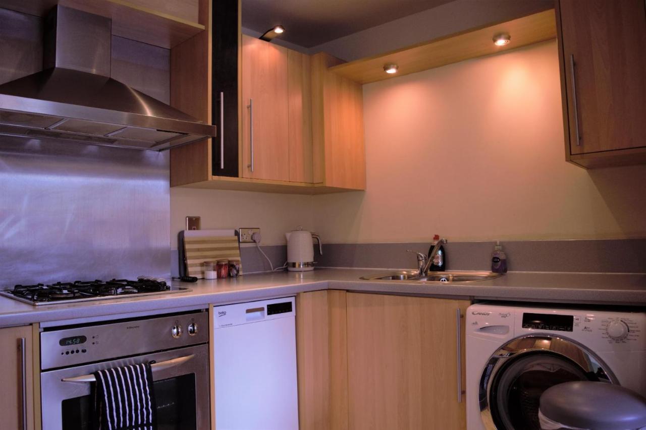 Apartment Sealand With Allocated Parking! *