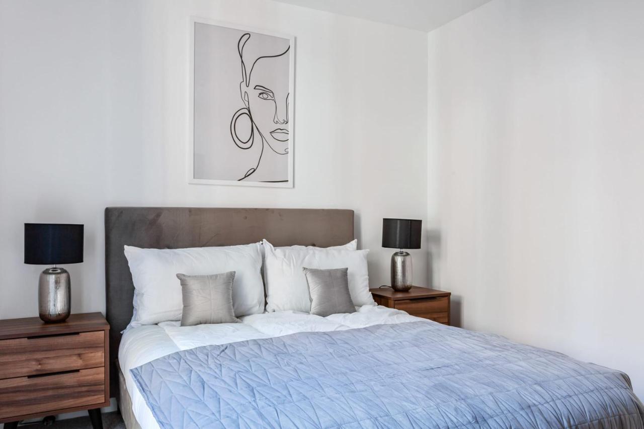 Stunning In Centre Apartment