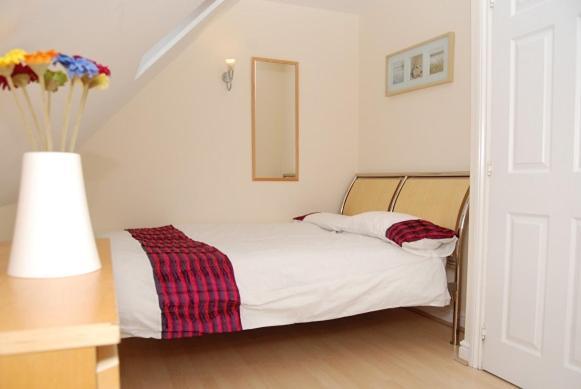 Fantastic 4 Bed House With 3 Bathrooms In Pleasant Location Holiday home