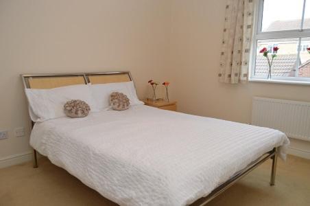 Holiday home Fantastic 4 Bed House With 3 Bathrooms In Pleasant Location *