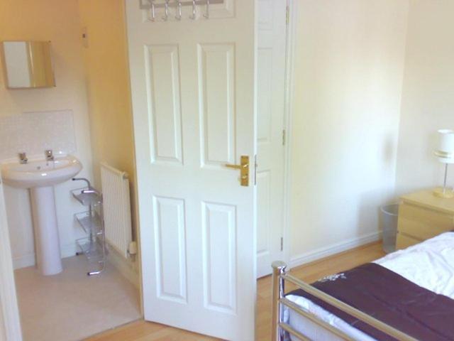 Fantastic 4 Bed House With 3 Bathrooms In Pleasant Location Holiday home Birmingham