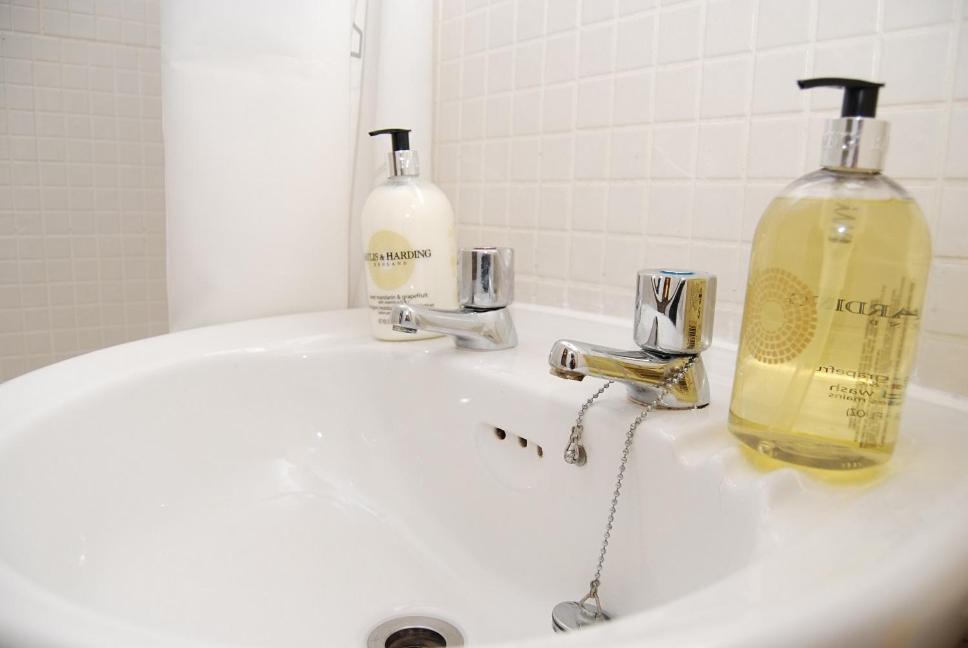 Fantastic 4 Bed House With 3 Bathrooms In Pleasant Location * Birmingham