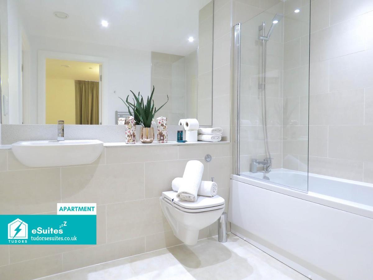 Tudors Esuites Corporate *