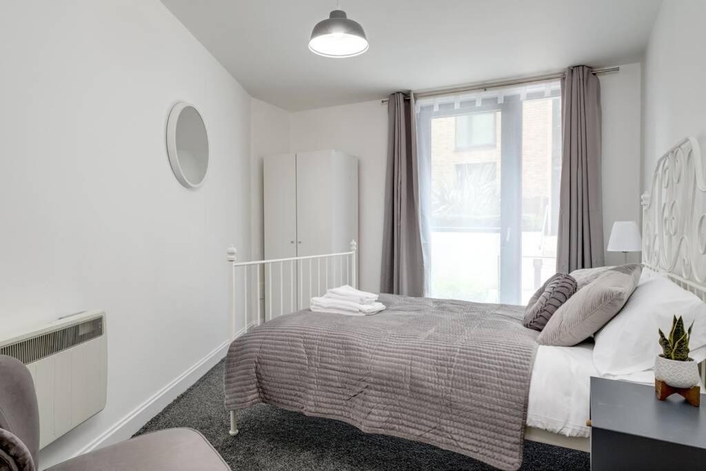 Luxury 2bed Spacious Apartment- Centre- Free Parking
