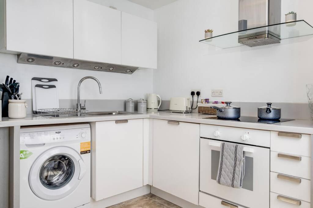 Apartment Luxury 2bed Spacious Apartment- Centre- Free Parking