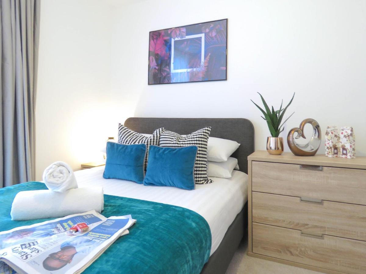 Tudors Esuites Corporate *