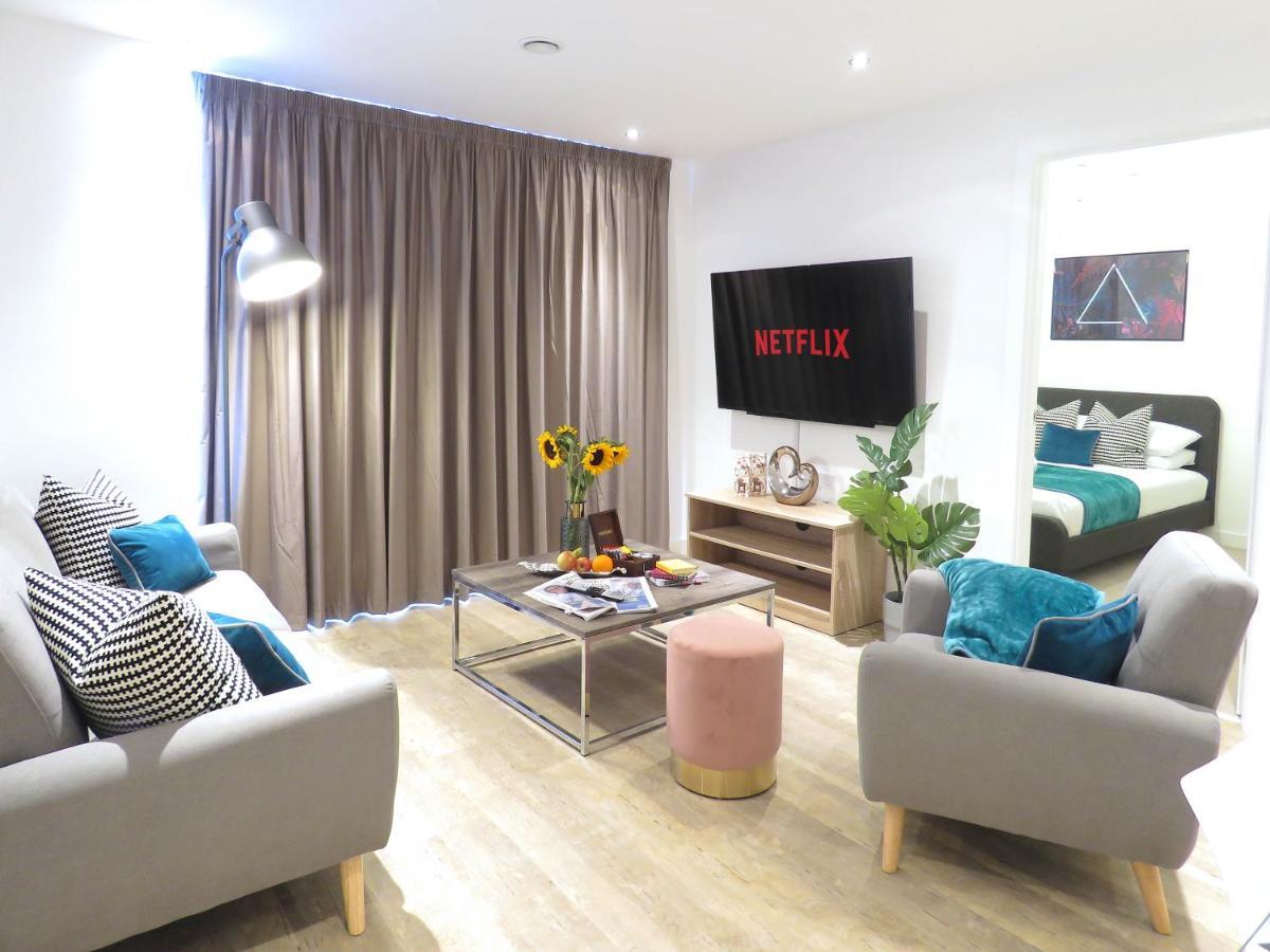 Tudors Esuites Corporate *