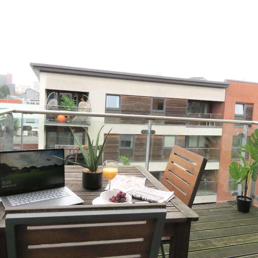Tudors Esuites Two Bedroom 5 Beds & Balcony * Birmingham