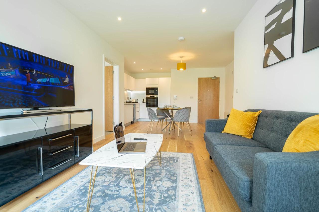 Apartment Luxury New Build ☆ 2 Bed, 2 Bath Apartment - 5 Min Walk From Bullring/Cube/Mailbox/New Street Station *