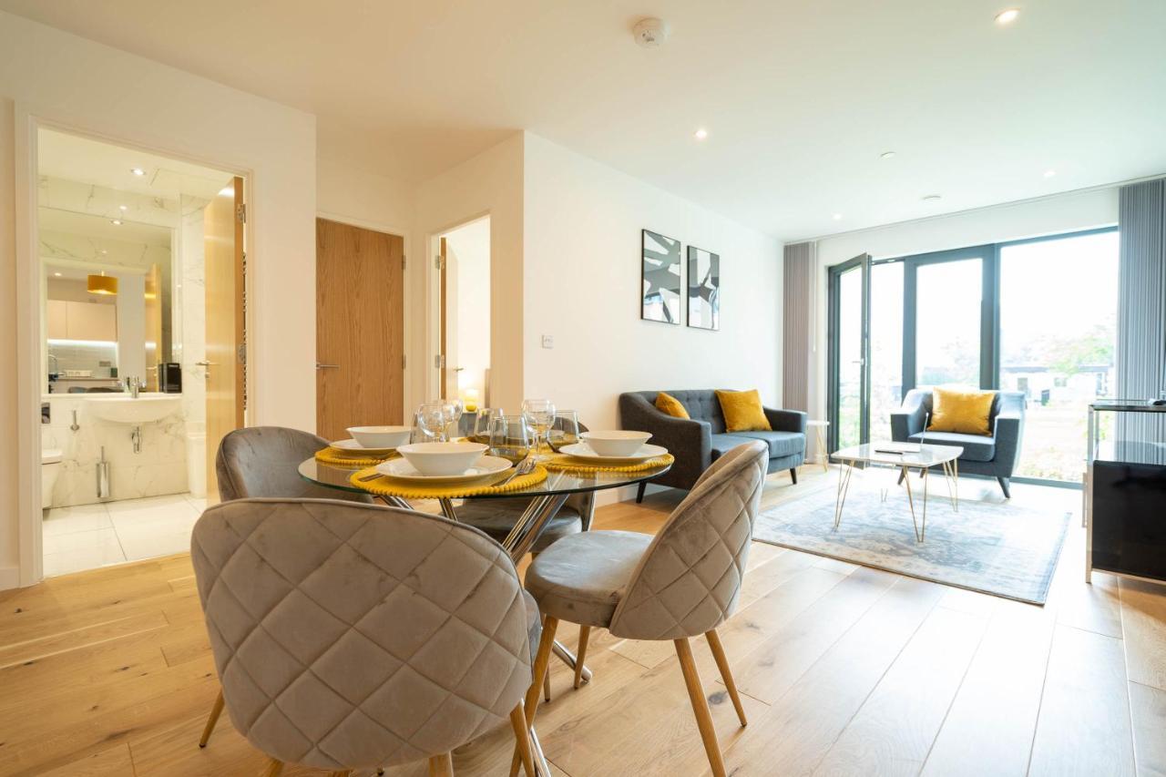 Apartment Luxury New Build ☆ 2 Bed, 2 Bath Apartment - 5 Min Walk From Bullring/Cube/Mailbox/New Street Station *