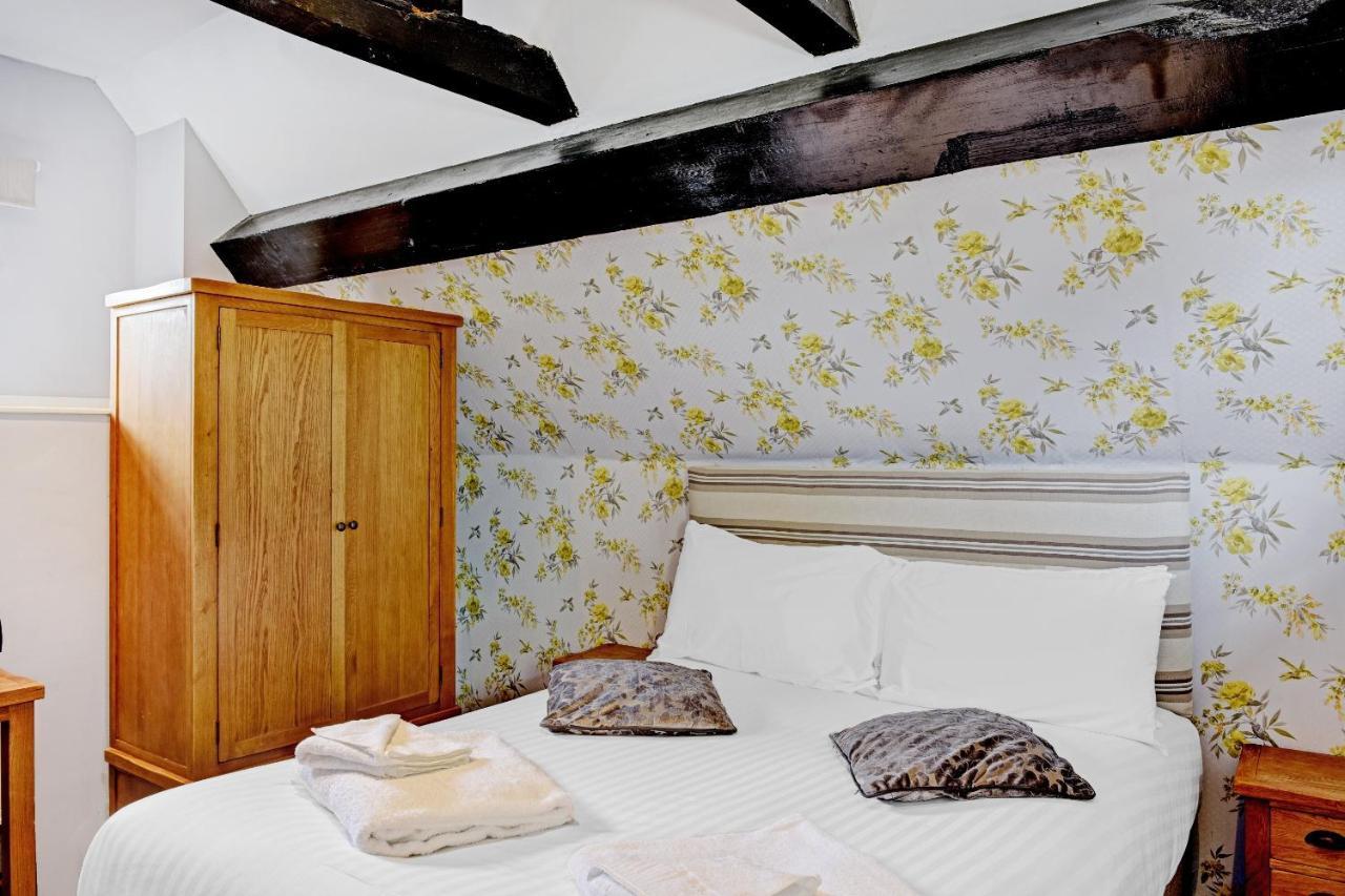 Oyo Dovecote Hotel