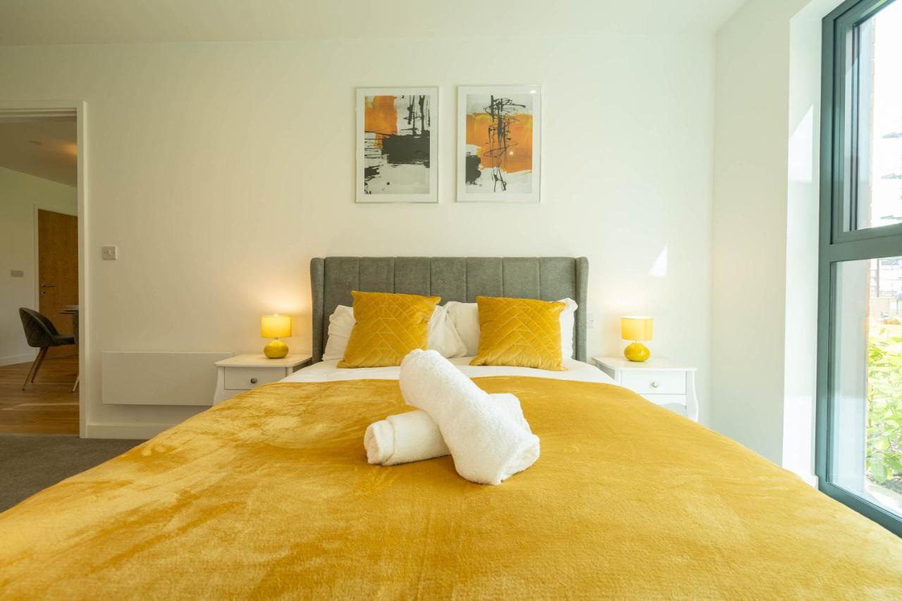 Luxury New Build ☆ 2 Bed, 2 Bath Apartment - 5 Min Walk From Bullring/Cube/Mailbox/New Street Station Birmingham