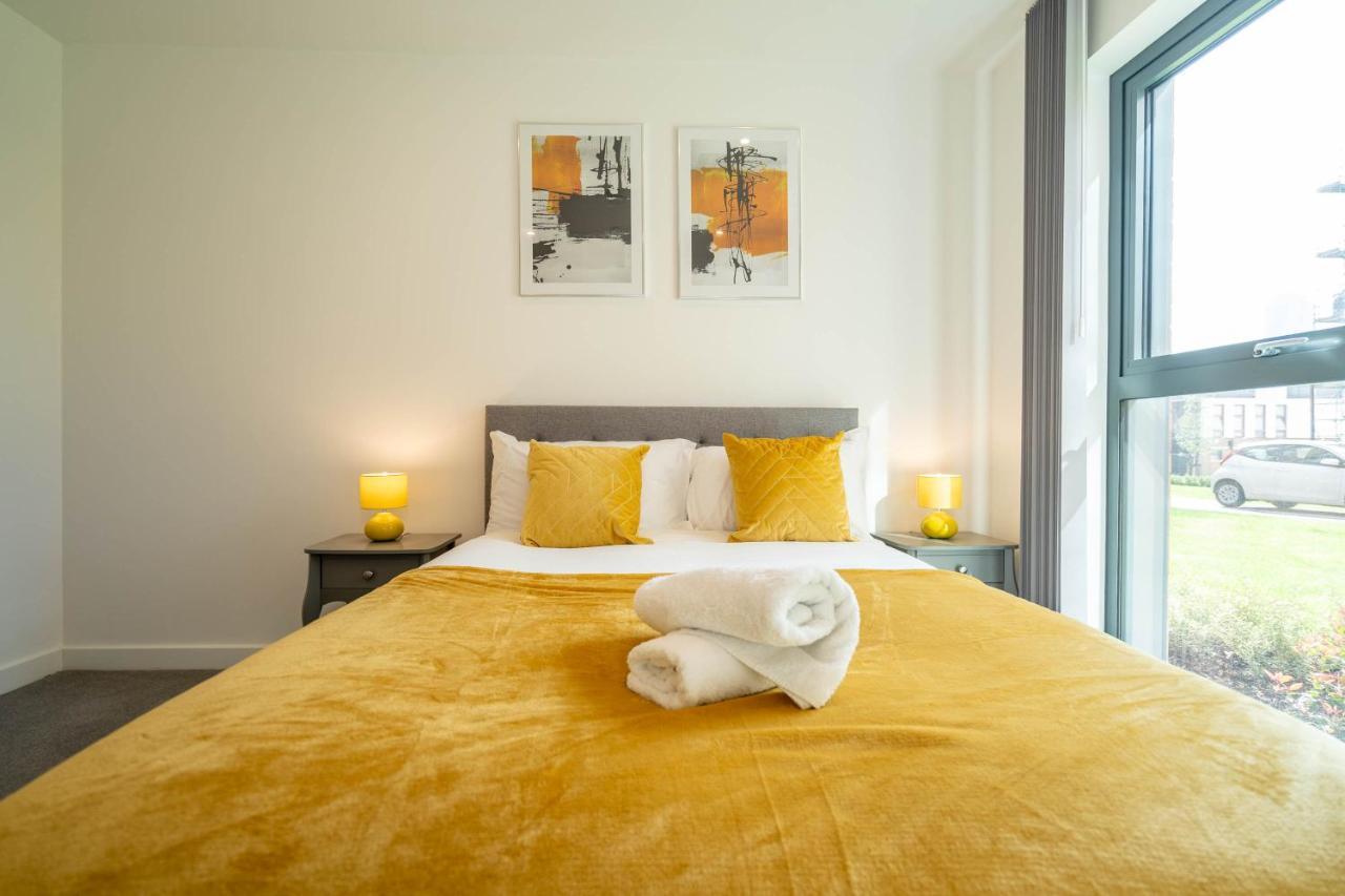 Luxury New Build ☆ 2 Bed, 2 Bath Apartment - 5 Min Walk From Bullring/Cube/Mailbox/New Street Station Apartment *