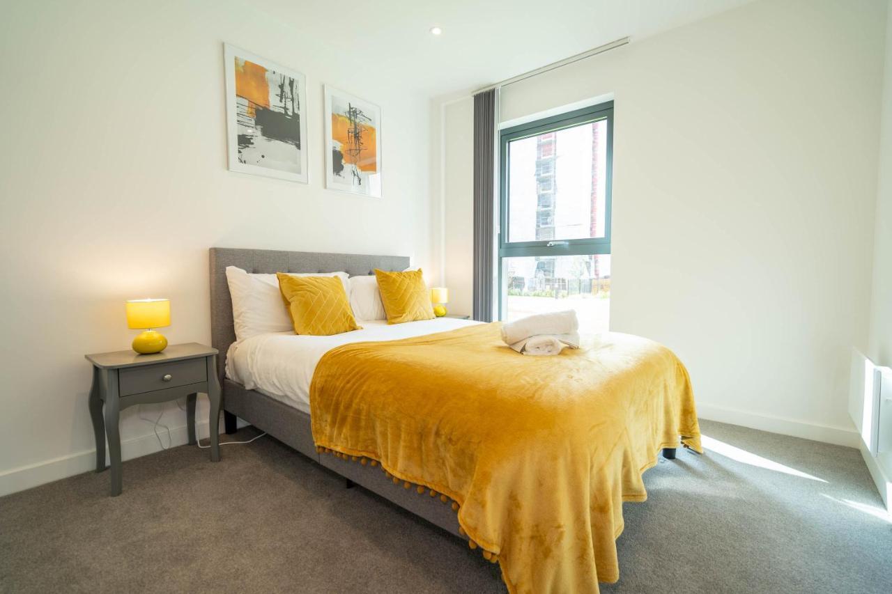 Apartment Luxury New Build ☆ 2 Bed, 2 Bath Apartment - 5 Min Walk From Bullring/Cube/Mailbox/New Street Station