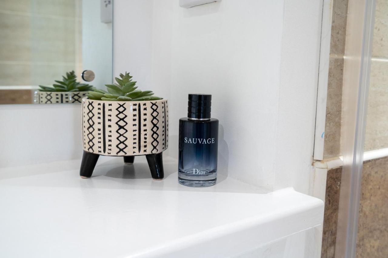 Caliber Stays Bliss - Medusa - 2-bed Retreat - Attractions, Sleeps 4, Free Netflix, Nearby Parking & Close Proximity - Bullring, Grand Central, The Cube - 5 Minutes Walk