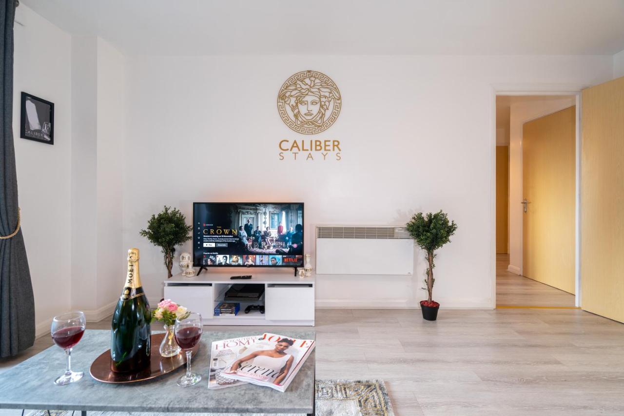 Caliber Stays Bliss - Medusa - 2-bed Retreat - Attractions, Sleeps 4, Free Netflix, Nearby Parking & Close Proximity - Bullring, Grand Central, The Cube - 5 Minutes Walk Birmingham