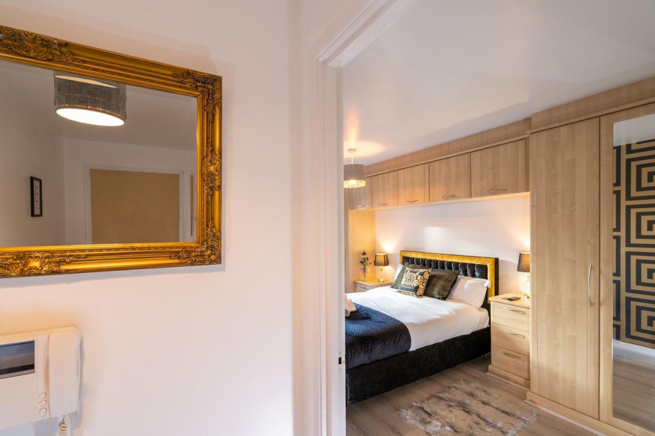 Caliber Stays Bliss - Medusa - 2-bed Retreat - Attractions, Sleeps 4, Free Netflix, Nearby Parking & Close Proximity - Bullring, Grand Central, The Cube - 5 Minutes Walk *