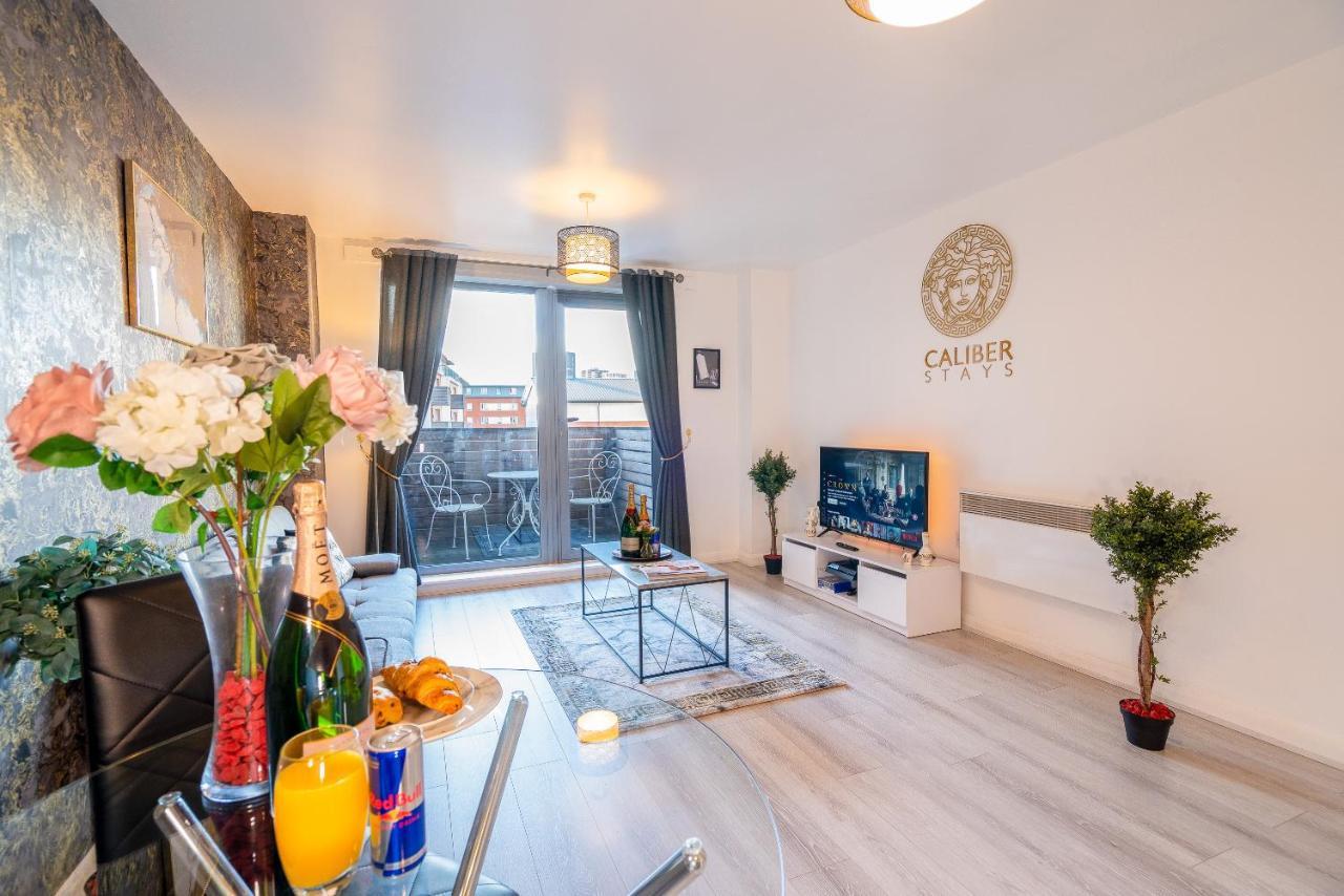 Caliber Stays Bliss - Medusa - 2-bed Retreat - Attractions, Sleeps 4, Free Netflix, Nearby Parking & Close Proximity - Bullring, Grand Central, The Cube - 5 Minutes Walk * Birmingham