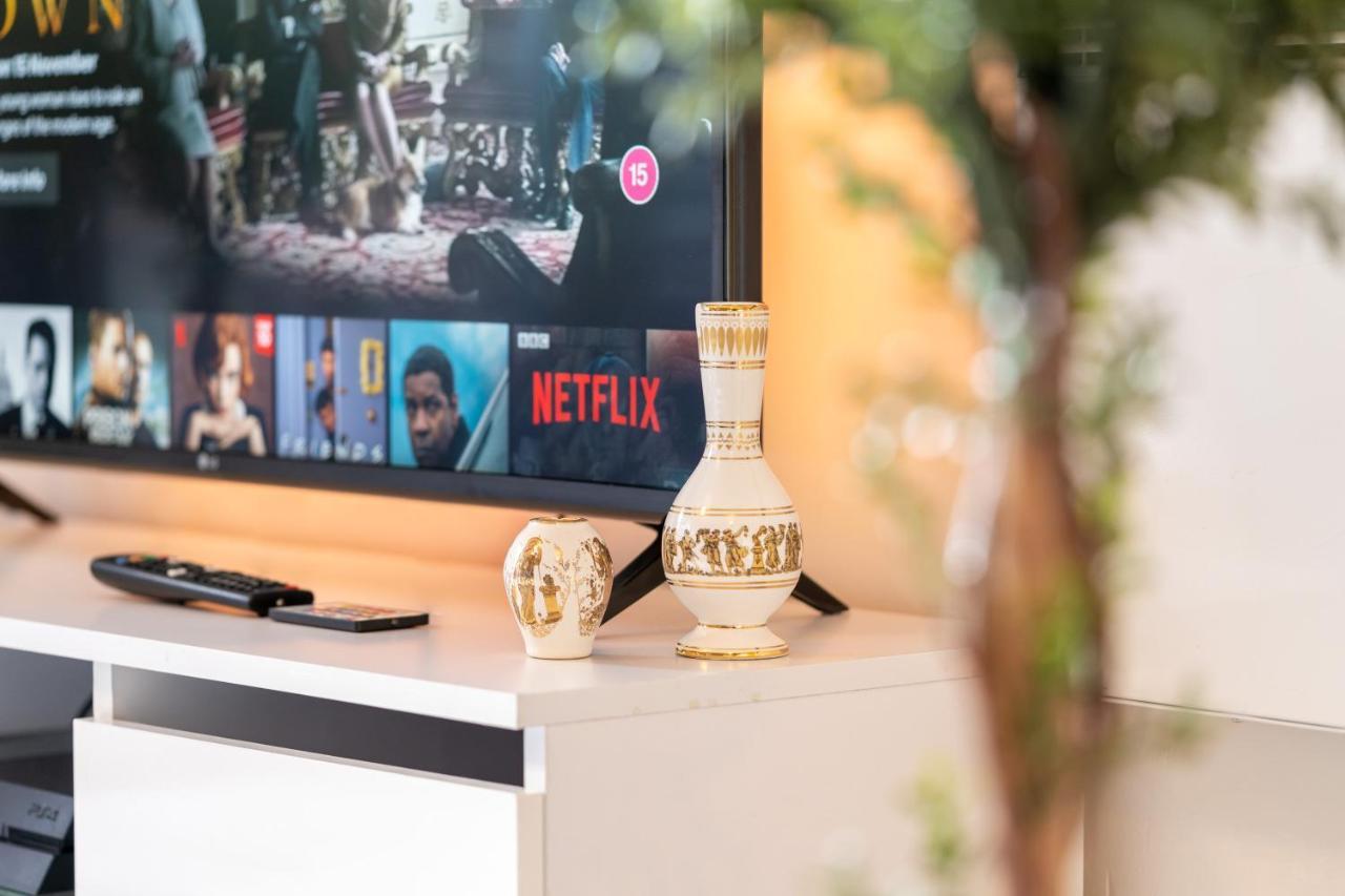 Apartment Caliber Stays Bliss - Medusa - 2-bed Retreat - Attractions, Sleeps 4, Free Netflix, Nearby Parking & Close Proximity - Bullring, Grand Central, The Cube - 5 Minutes Walk Birmingham