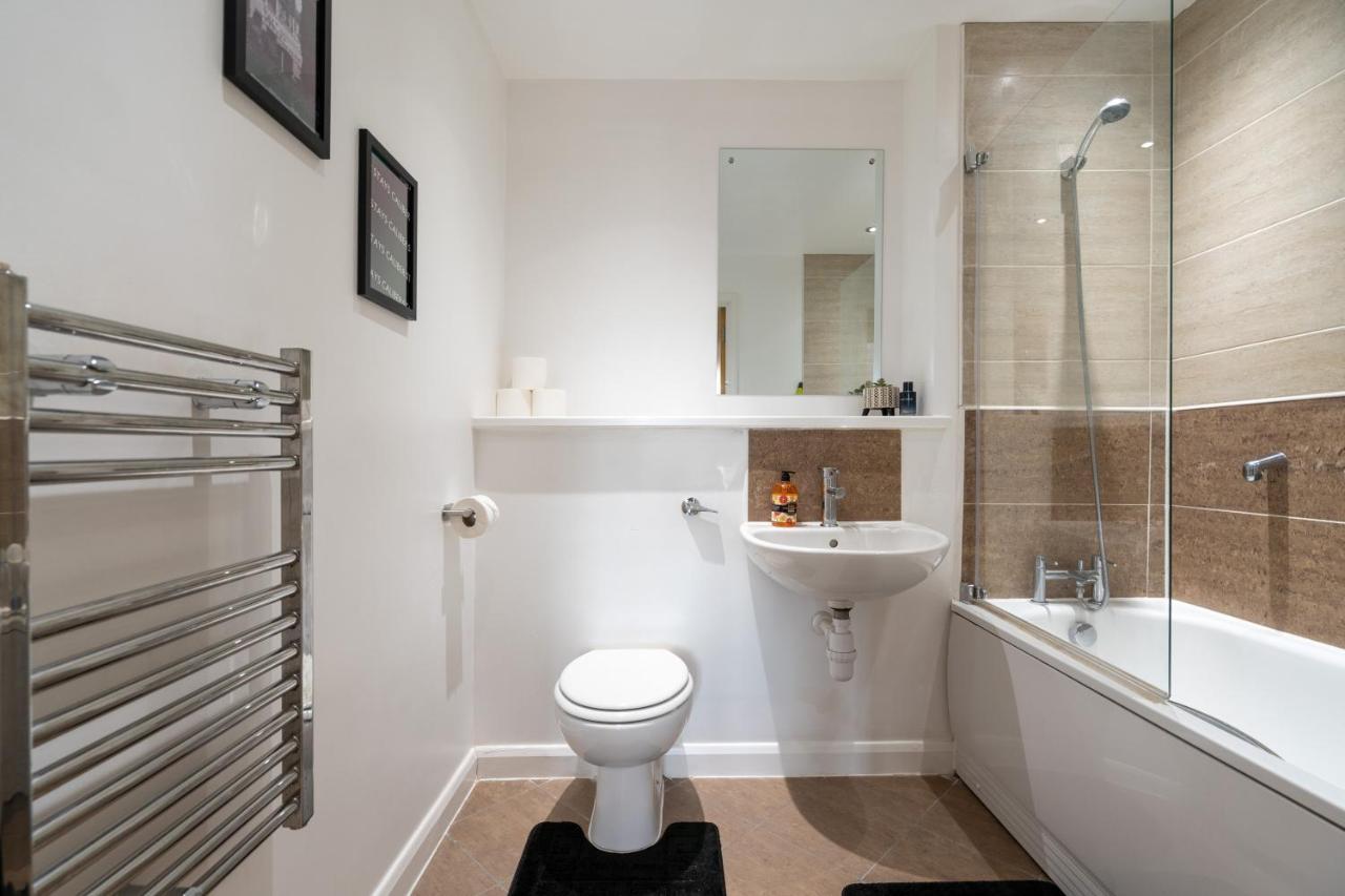 Caliber Stays Bliss - Medusa - 2-bed Retreat - Attractions, Sleeps 4, Free Netflix, Nearby Parking & Close Proximity - Bullring, Grand Central, The Cube - 5 Minutes Walk Apartment Birmingham