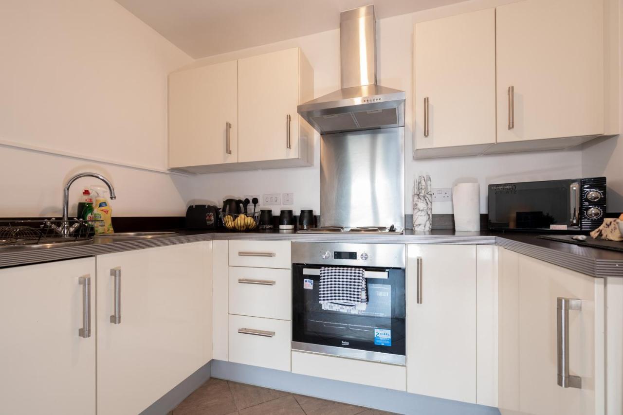 Caliber Stays Bliss - Medusa - 2-bed Retreat - Attractions, Sleeps 4, Free Netflix, Nearby Parking & Close Proximity - Bullring, Grand Central, The Cube - 5 Minutes Walk Apartment