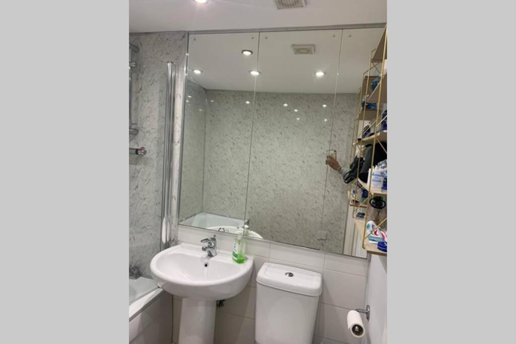 Luxury 9ine Bull Ring Apartment, Stunning View, Free Parking, Amazing Fireplace Apartment