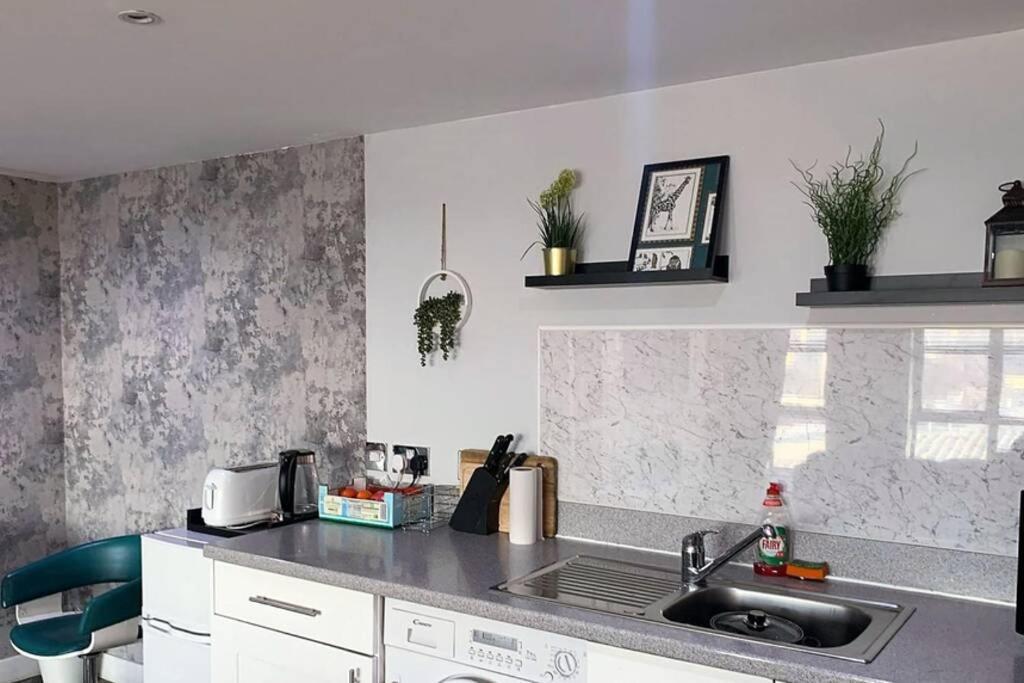 Luxury 9ine Bull Ring Apartment, Stunning View, Free Parking, Amazing Fireplace *